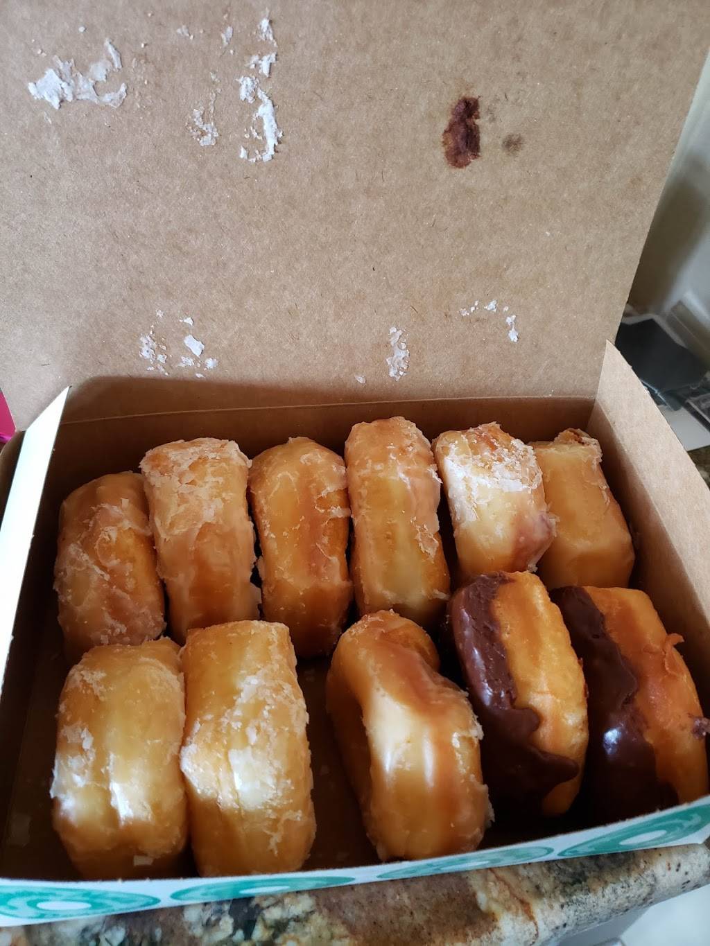 Southern Maid Donuts | bakery | 3161 N Market St, Shreveport, LA 71107, USA | 3184257011 OR +1 318-425-7011