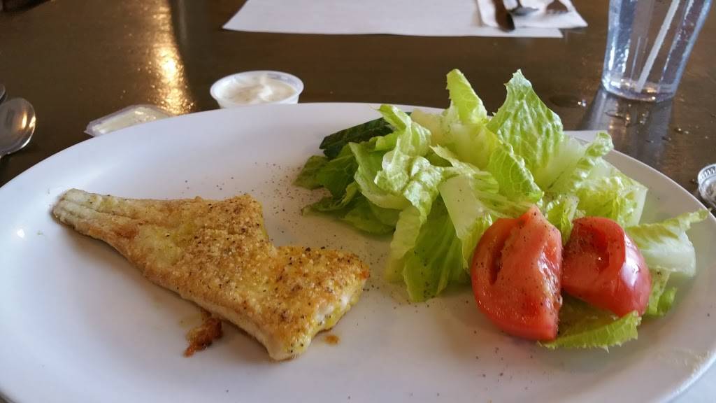 Queens Coach Family Restaurant | restaurant | 2845 St Paul Ave, Niagara Falls, ON L2J 2L3, Canada | 9053748921 OR +1 905-374-8921