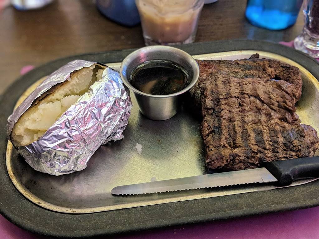 Karmalis Bar & Grill | restaurant | 1903 Harrison St, Oshkosh, WI 54901, USA | 9202359307 OR +1 920-235-9307