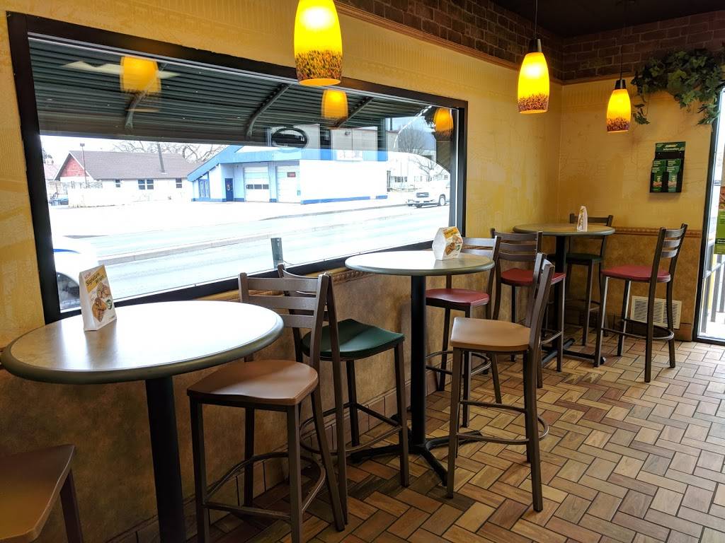 Subway | meal takeaway | 116 E Fillmore St, Colorado Springs, CO 80907, USA | 7196344600 OR +1 719-634-4600