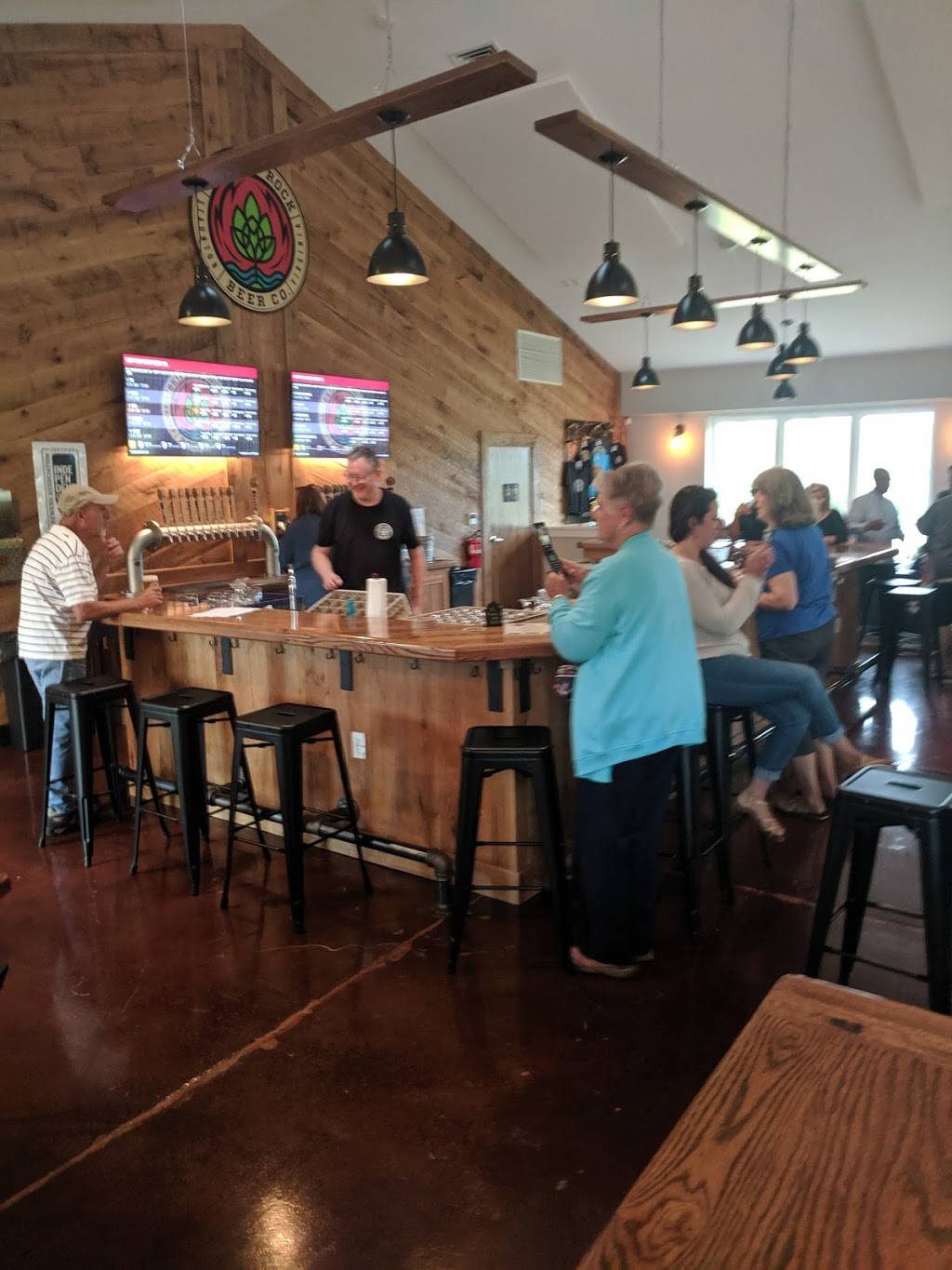 Skipping Rock Beer Co. | restaurant | 414 Parkersburg Turnpike, Staunton, VA 24401, USA | 5404665692 OR +1 540-466-5692