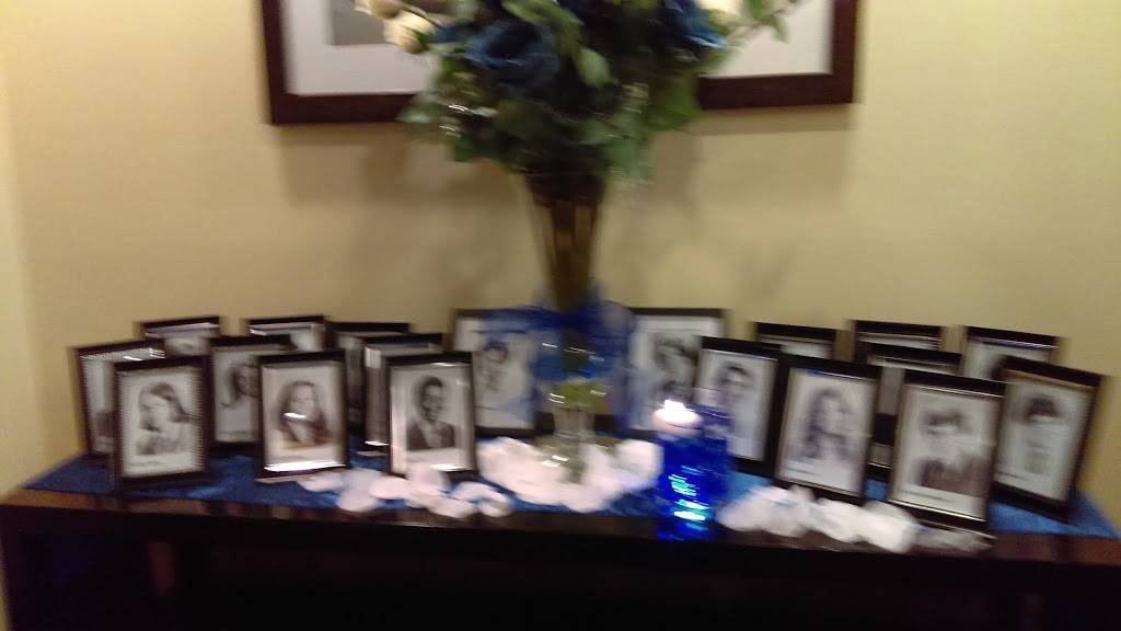 The Hub | restaurant | 36 Valley Rd, Clark, NJ 07066, USA | 7325740100 OR +1 732-574-0100