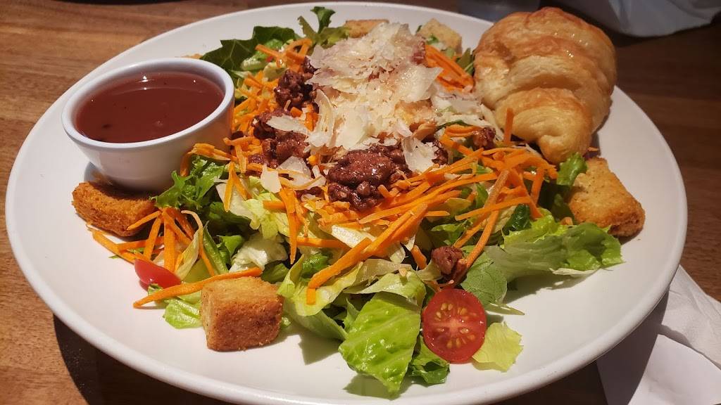 Old Chicago | restaurant | 75 2nd St, Coralville, IA 52241, USA | 3192481220 OR +1 319-248-1220