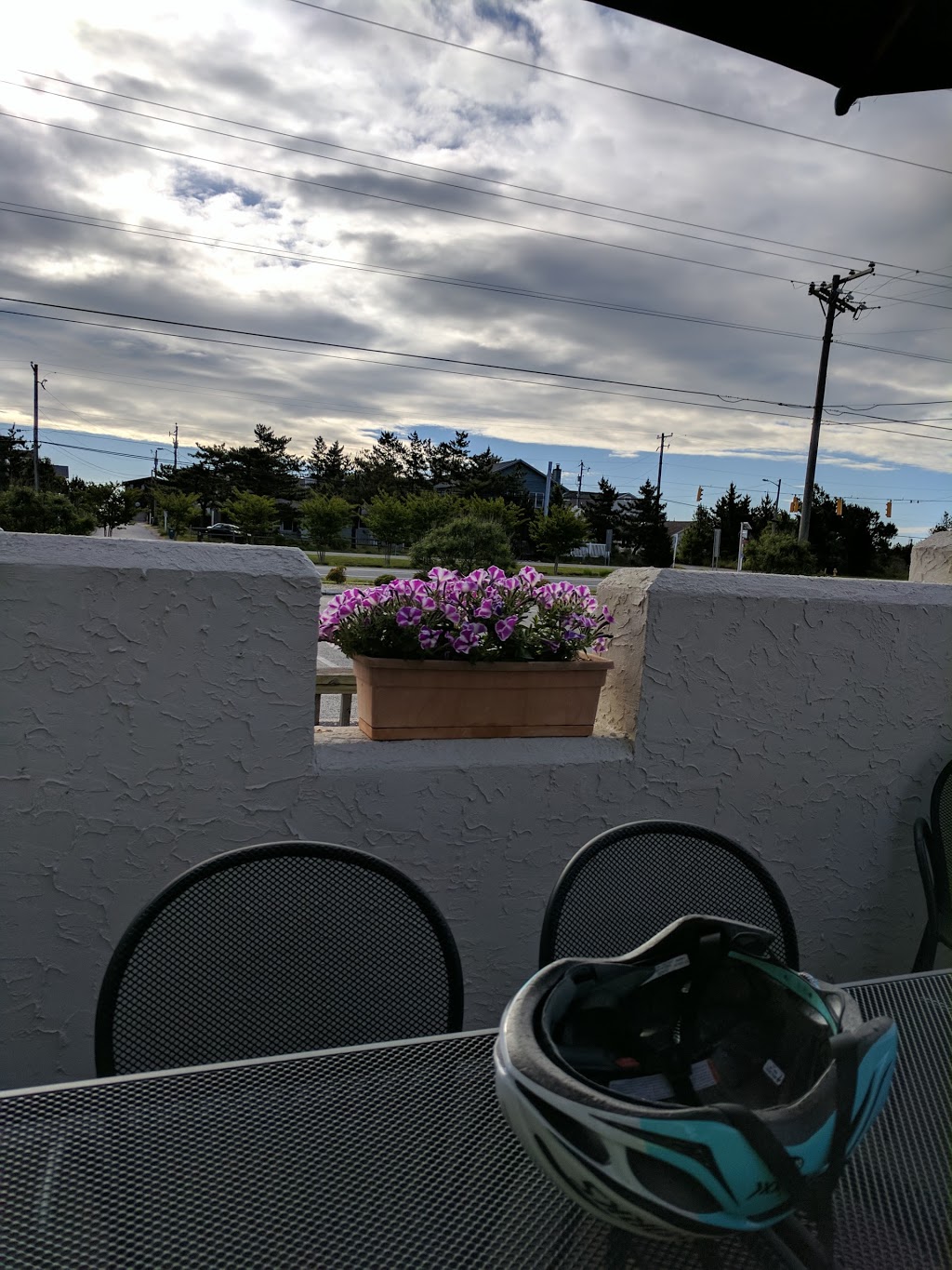 Big Fish Rosenfelds | restaurant | 34444 Coastal Hwy, Bethany Beach, DE 19930, USA | 3025398550 OR +1 302-539-8550