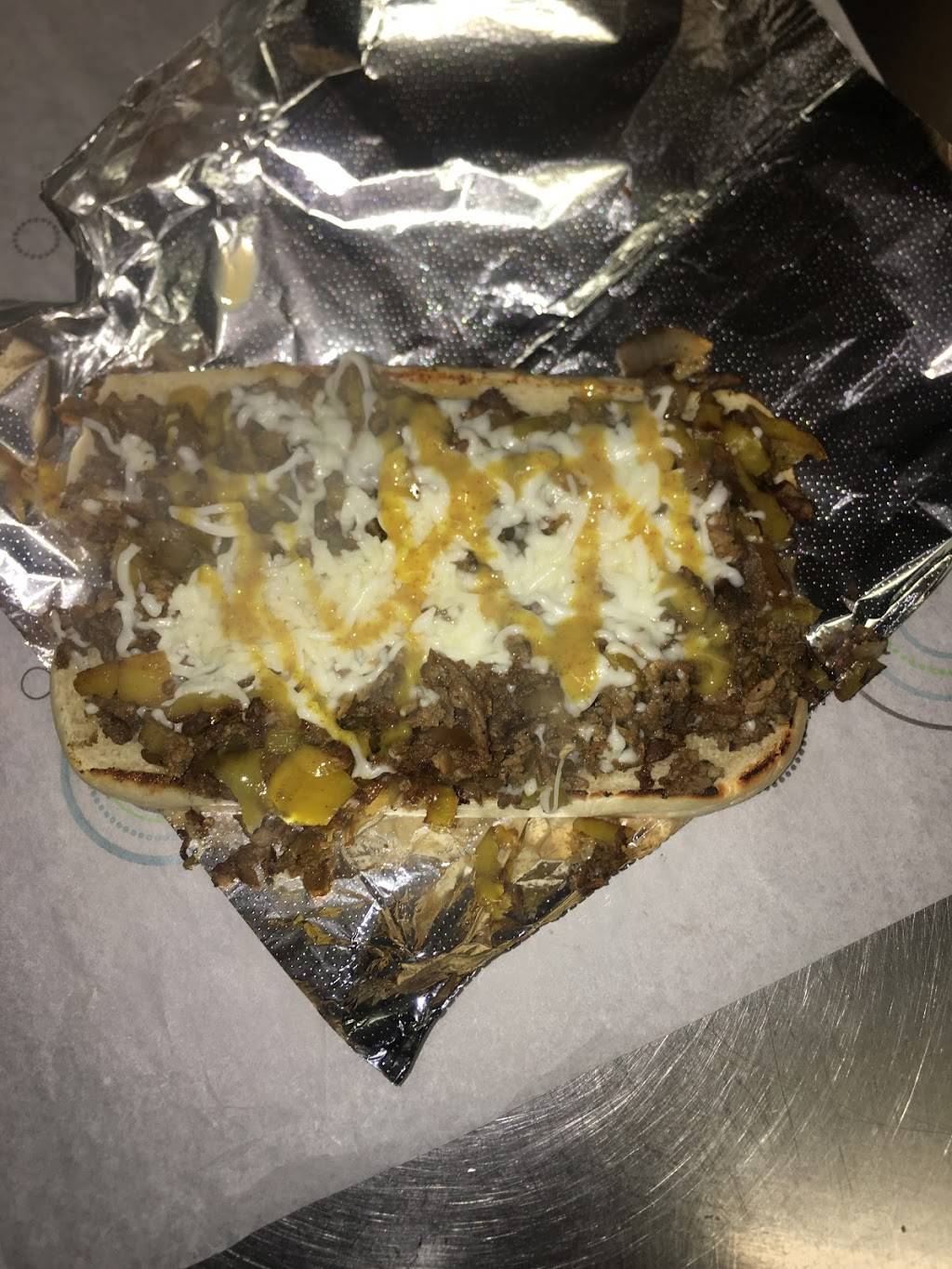 Yummiez | restaurant | 2501Pine Ave, Niagara Falls, NY 14301, USA | 7164985000 OR +1 716-498-5000