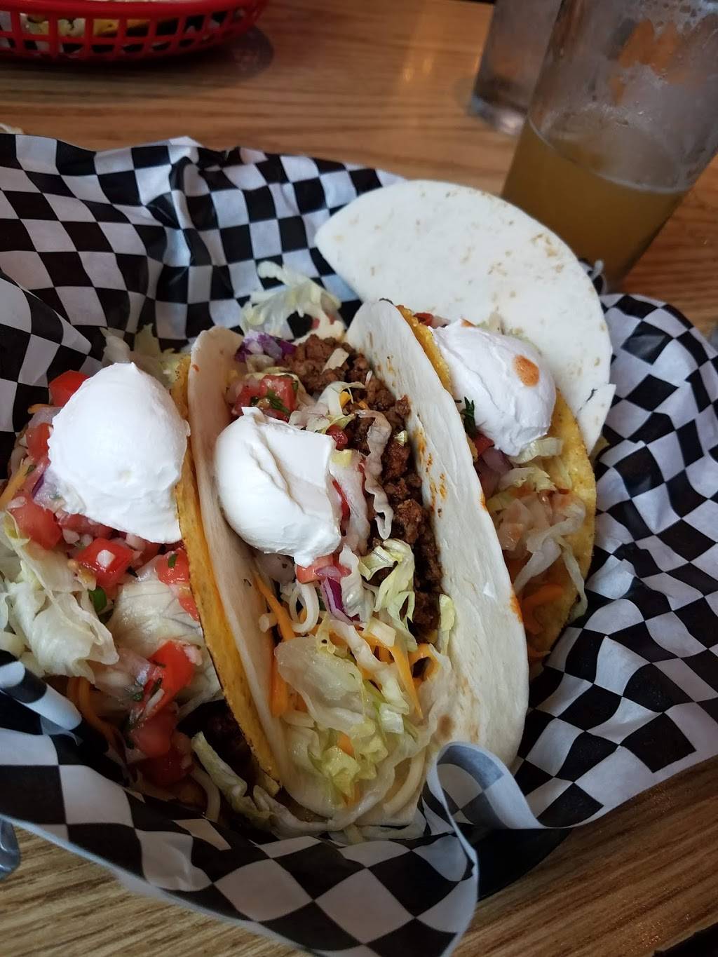 Back Burner Bar & Grill | restaurant | 870 4th Ave, Coraopolis, PA 15108, USA | 4123757755 OR +1 412-375-7755