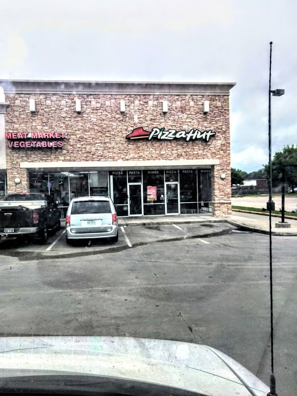 Pizza Hut | restaurant | 6200 Broadway St Suite 124, Pearland, TX 77581, USA | 2814850660 OR +1 281-485-0660