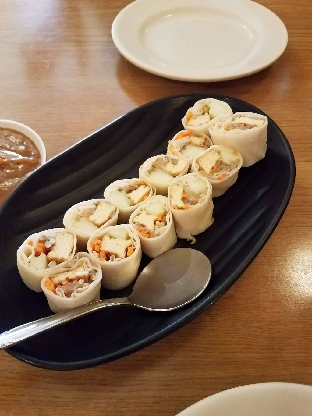 Benjarong Thai Restaurant | restaurant | 2138 S Mannheim Rd, Westchester, IL 60154, USA | 7084090339 OR +1 708-409-0339