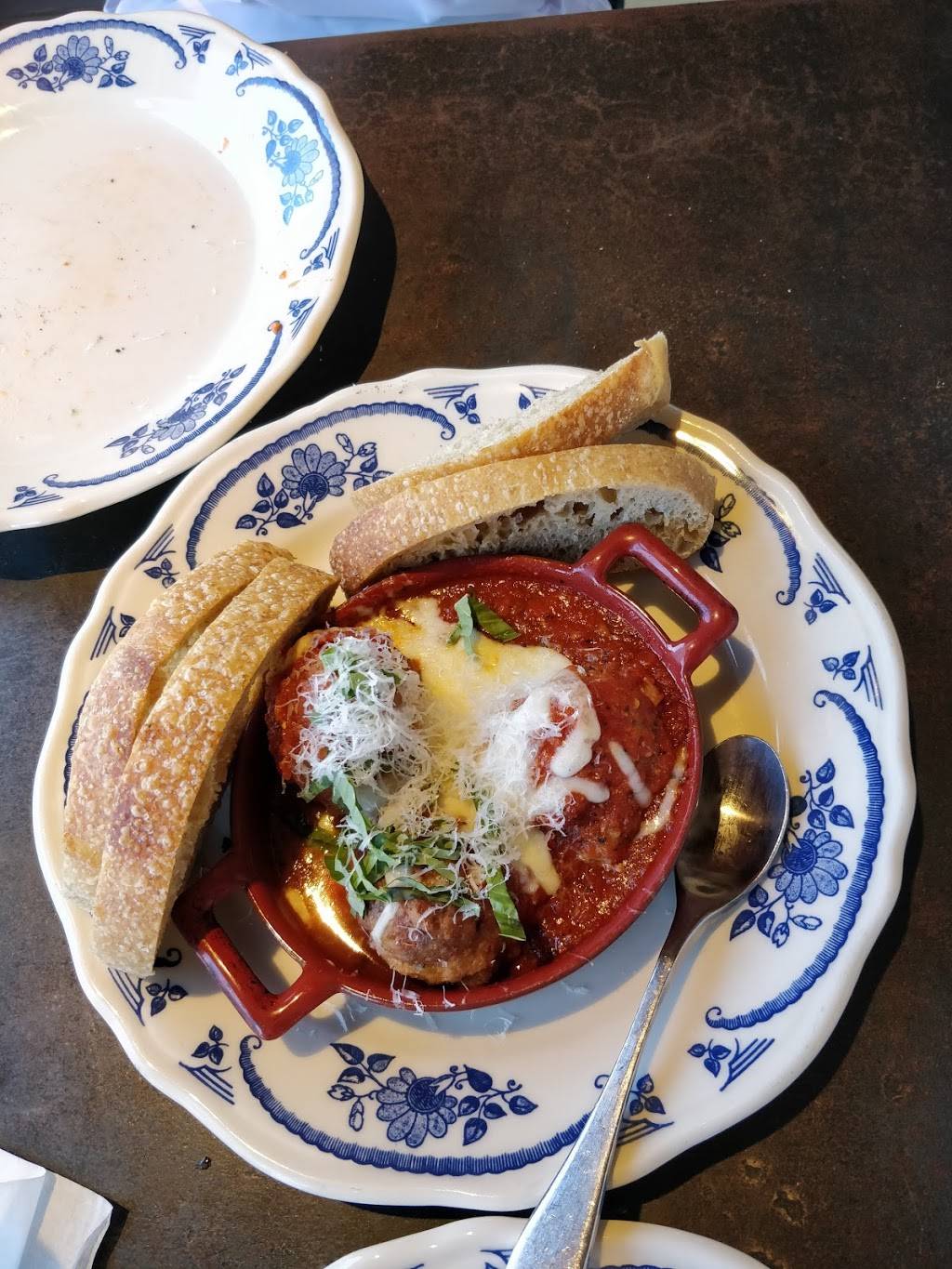 Earls 377 Pizza | restaurant | 427 US-377, Argyle, TX 76226, USA | 9404644444 OR +1 940-464-4444