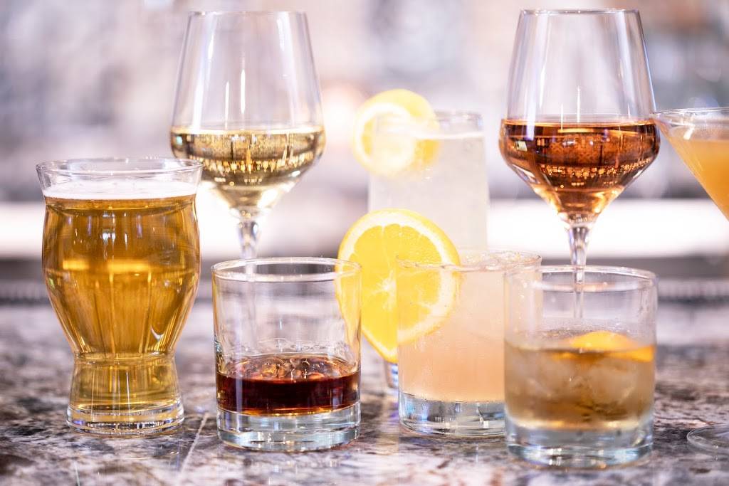 The Players Pub | restaurant | 12 Kiawah Beach Dr, Kiawah Island, SC 29455, USA | 8437682771 OR +1 843-768-2771