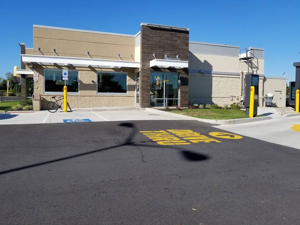 McDonalds | cafe | 16701 Crabbs Branch Way, Rockville, MD 20855, USA | 3015279113 OR +1 301-527-9113