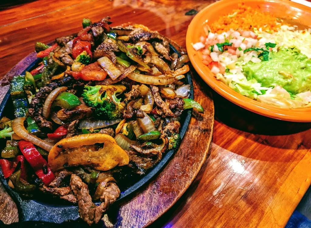 El Torero Mexican Restaurant | restaurant | 3701 Elm Rd NE, Warren, OH 44483, USA | 3303727767 OR +1 330-372-7767