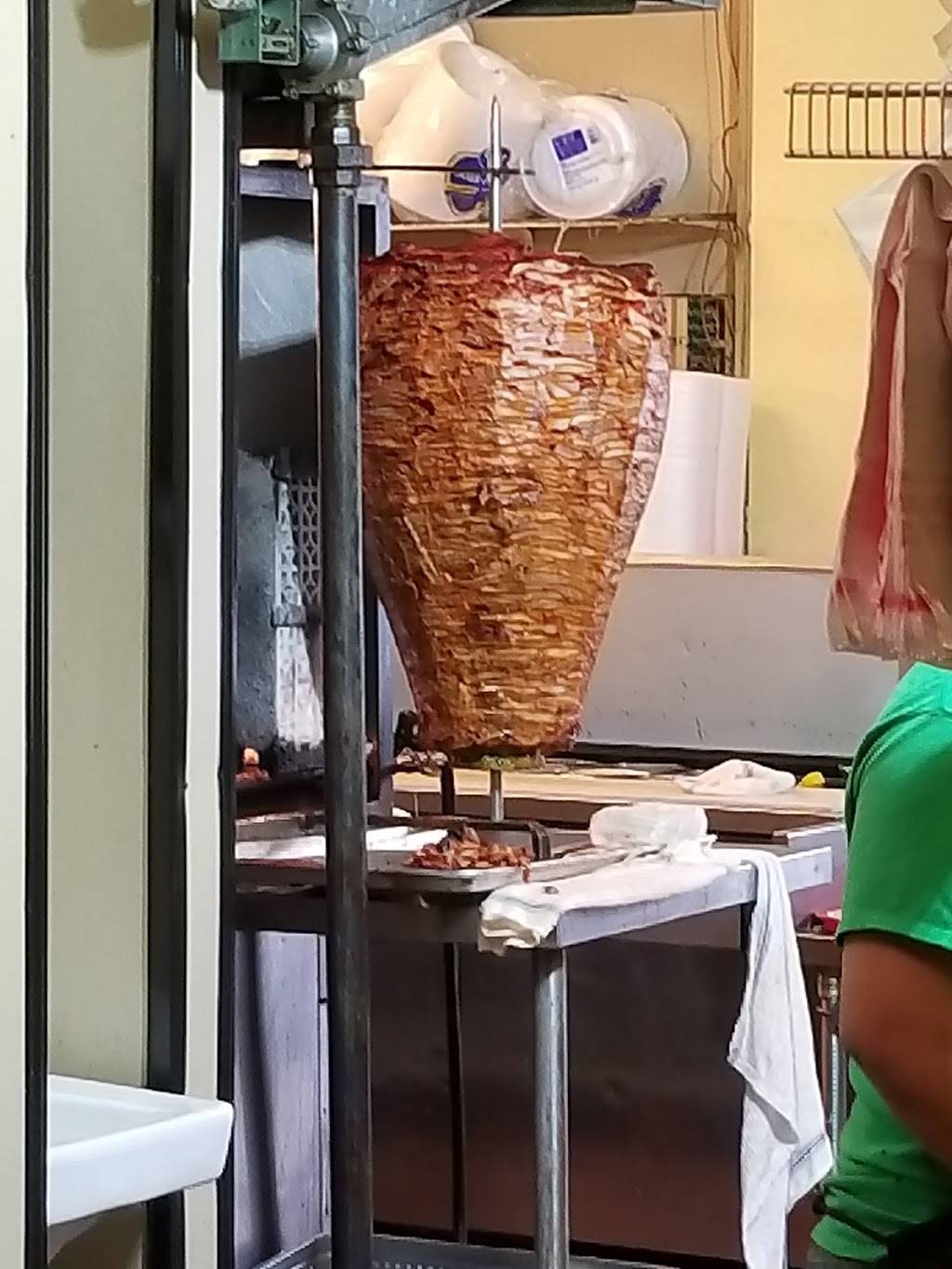 Taqueria El Fogon | restaurant | 1555 S Bluffview Dr, Wichita, KS 67218, USA | 3166810969 OR +1 316-681-0969