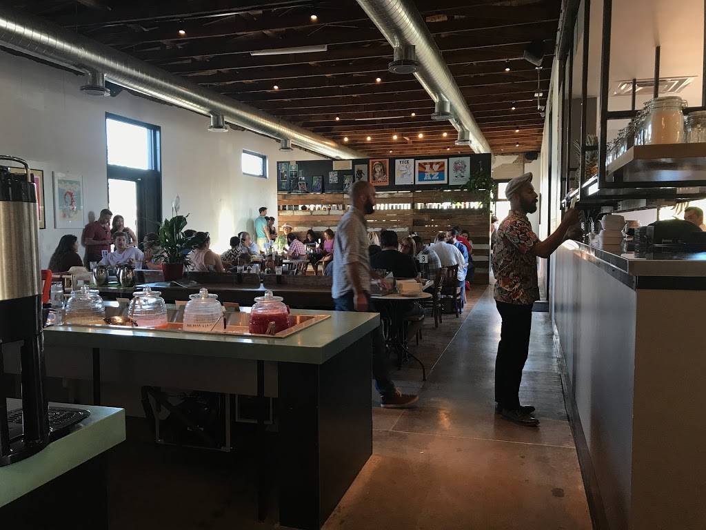 Gallo Blanco | restaurant | 928 E Pierce St, Phoenix, AZ 85006, USA | 6023270880 OR +1 602-327-0880