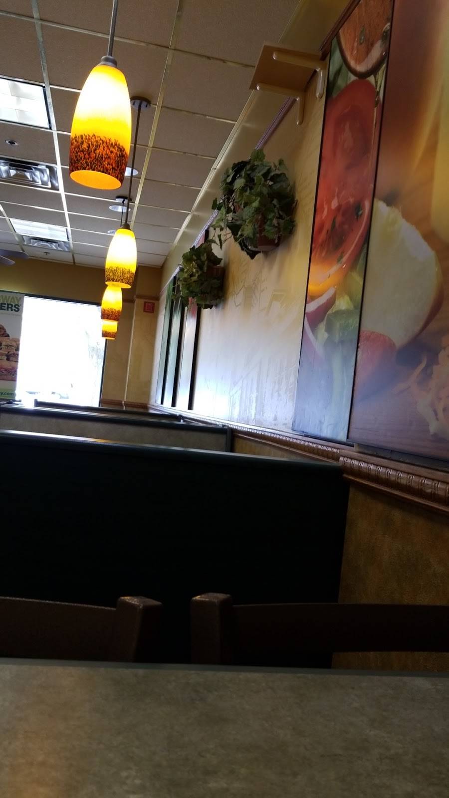 Subway Restaurants | restaurant | 225 E Deerpath Rd #124, Lake Forest, IL 60045, USA | 8472340532 OR +1 847-234-0532