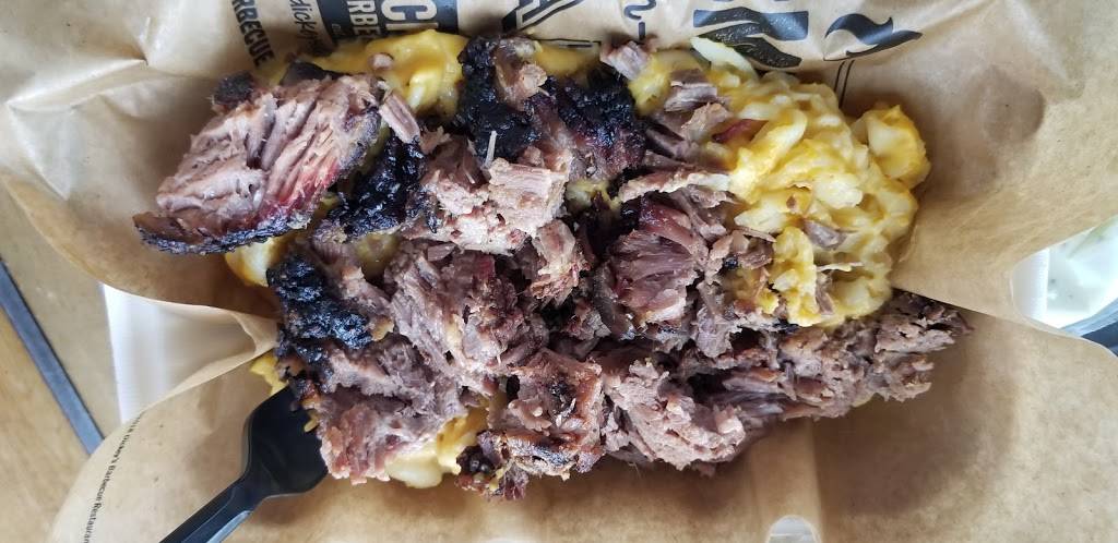 Dickeys Barbecue Pit | restaurant | 3035 Henry St, Muskegon, MI 49441, USA | 2313755644 OR +1 231-375-5644