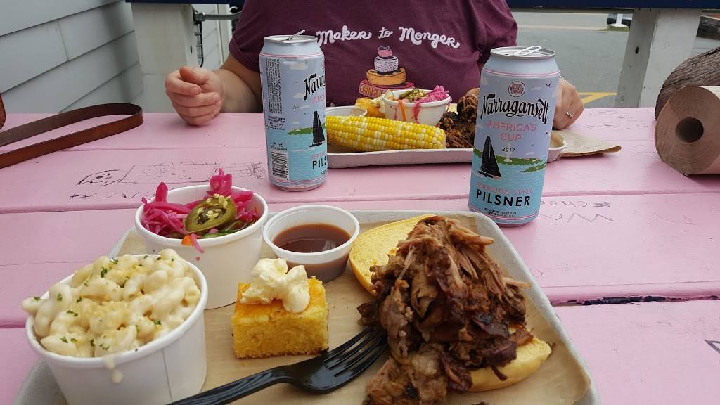 Pink Pig BBQ | restaurant | 35 Narragansett Ave, Jamestown, RI 02835, USA | 4012973258 OR +1 401-297-3258
