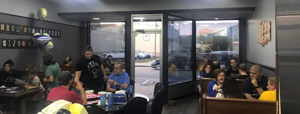 Hometown Lockerroom pizza & Subs | restaurant | 117 S Main St, St Marys, OH 45885, USA | 4193940130 OR +1 419-394-0130