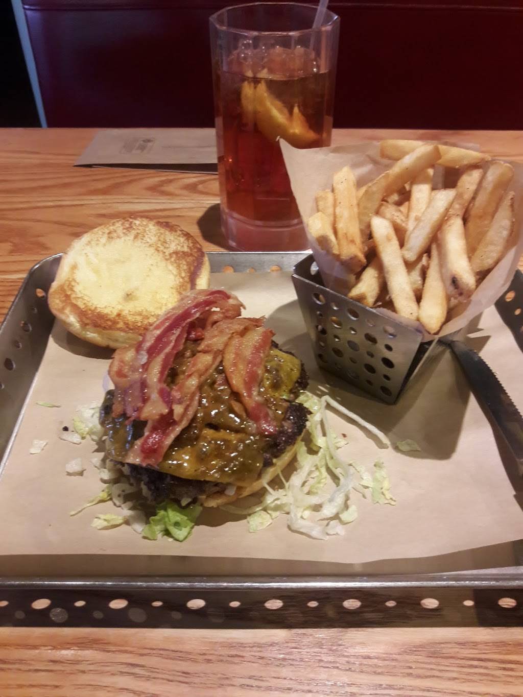 Chilis Grill & Bar | restaurant | 1245 South S Hover St, Longmont, CO 80501, USA | 3036846455 OR +1 303-684-6455