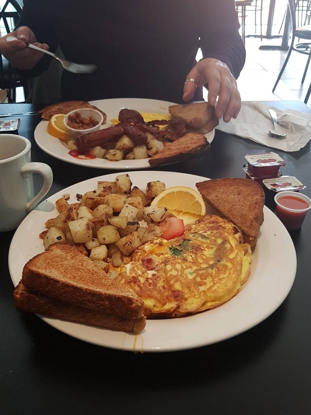 Le MELDO Resto-Traiteur | restaurant | 34 Boulevard du Mont-Bleu, Gatineau, QC J8Z 1J1, Canada | 8195002212 OR +1 819-500-2212