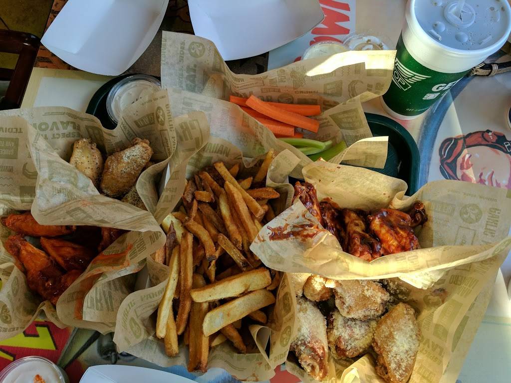 Wingstop | restaurant | 21134 US-281, San Antonio, TX 78258, USA | 2104949464 OR +1 210-494-9464