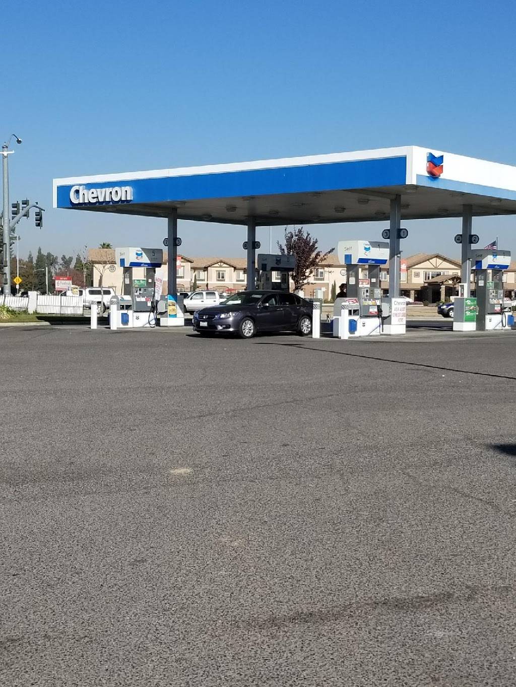 Johnny Quik Food Store / Chevron Gas Station | restaurant | 4395 W Ashlan Ave, Fresno, CA 93722, USA | 5592762067 OR +1 559-276-2067