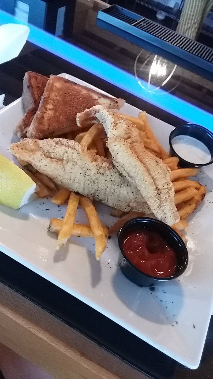 Scene 1 Restaurant and Lounge | restaurant | 5526 W North Ave, Milwaukee, WI 53208, USA | 4143234321 OR +1 414-323-4321