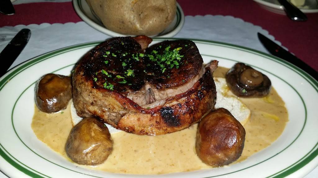 Five OClock Steakhouse | restaurant | 2416 W State St, Milwaukee, WI 53233, USA | 4143423553 OR +1 414-342-3553