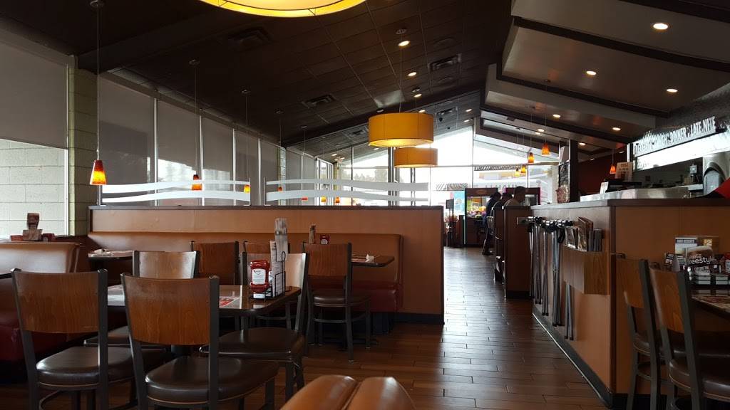 Dennys | restaurant | 555 N Freeway, Tucson, AZ 85745, USA | 5206238249 OR +1 520-623-8249