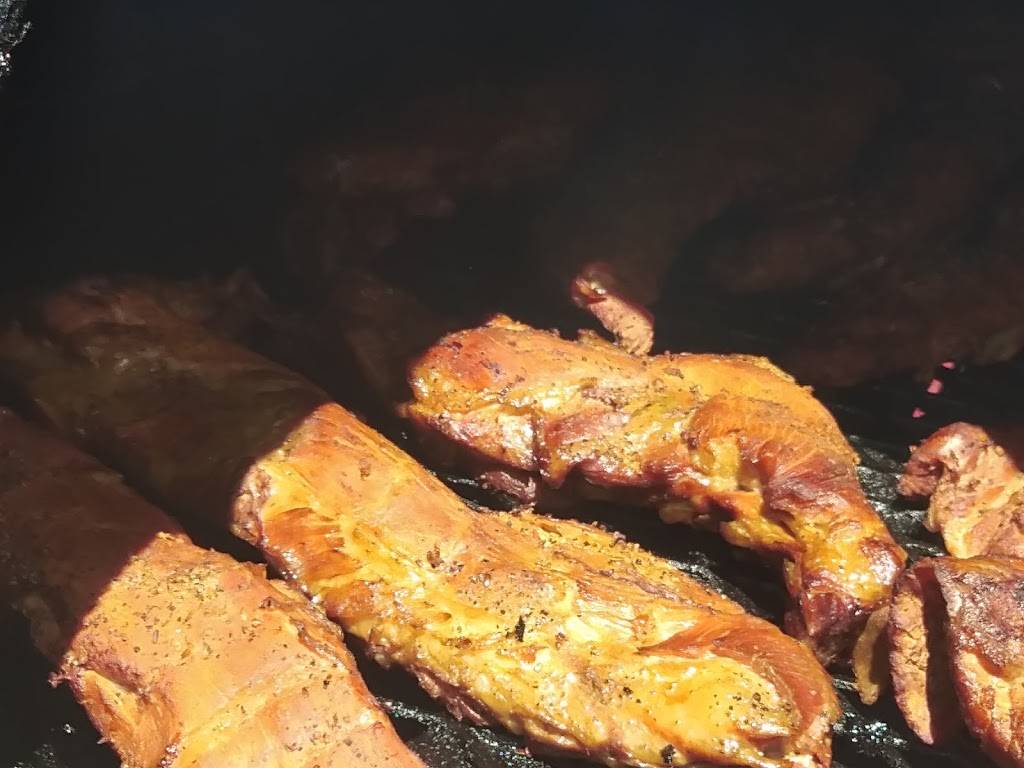 Grandmas Smokehouse | restaurant | 1420 E Cook St, Springfield, IL 62703, USA | 2176795650 OR +1 217-679-5650