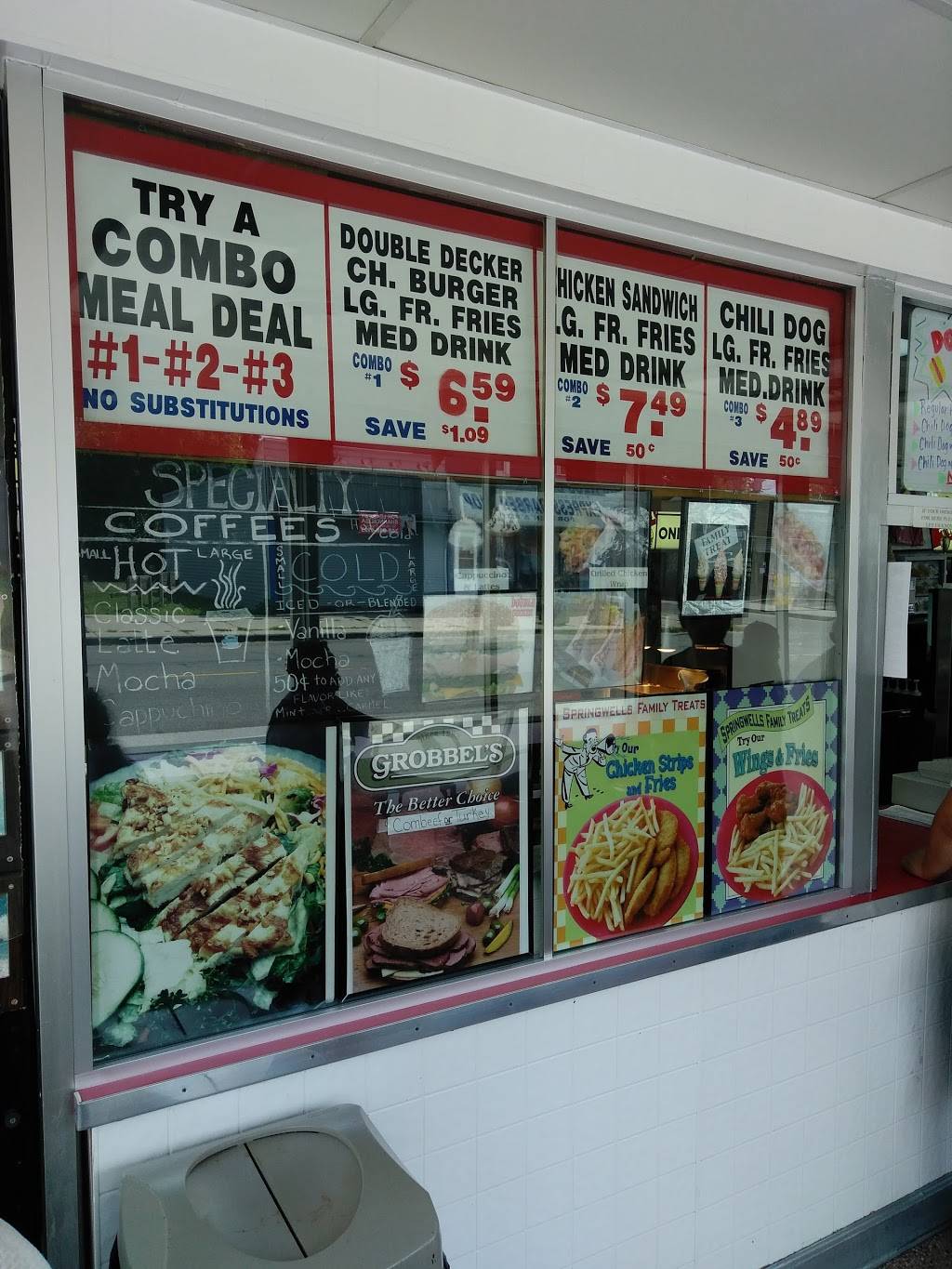 Family Treats | restaurant | 2010 Springwells St, Detroit, MI 48209, USA | 3138413522 OR +1 313-841-3522