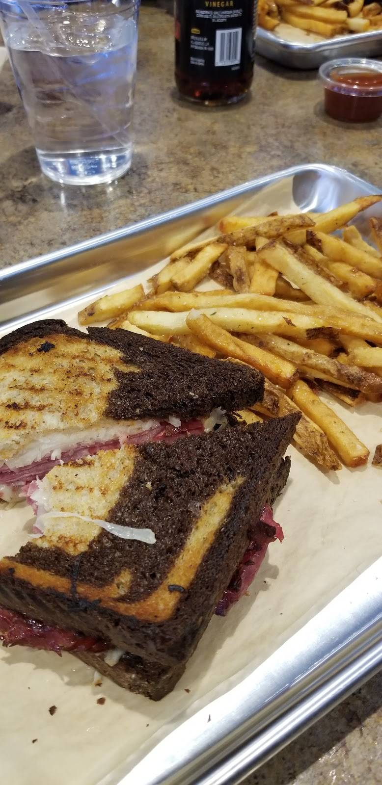 Top Nosh Cafe | restaurant | 125 Airport Dr, Westminster, MD 21157, USA | 4108573901 OR +1 410-857-3901