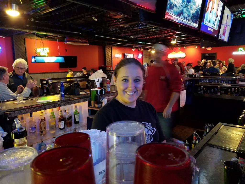 The Hangar | restaurant | 500 Flaugherty Run Rd, Coraopolis, PA 15108, USA | 7244579630 OR +1 724-457-9630