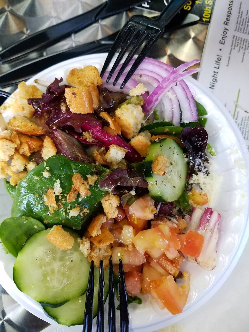 Graffiti Dogs | restaurant | 1002 10th St, Modesto, CA 95354, USA | 2092389990 OR +1 209-238-9990