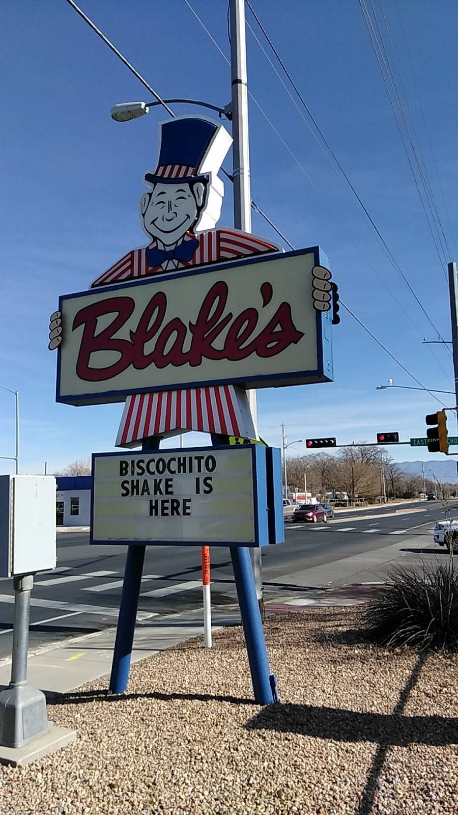 Blakes Lotaburger | restaurant | 799 E River Rd, Belen, NM 87002, USA | 5058646869 OR +1 505-864-6869