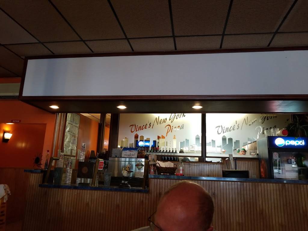 Vinces New York Pizza | restaurant | 17520 Virginia Ave, Hagerstown, MD 21740, USA | 3015824400 OR +1 301-582-4400