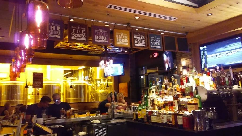 Granite City Food & Brewery | restaurant | 39603 Traditions Dr, Northville, MI 48168, USA | 2486623400 OR +1 248-662-3400