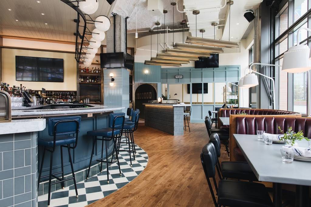 Dutch & Docs | restaurant | 3600 N Clark St, Chicago, IL 60613, USA | 7733600207 OR +1 773-360-0207