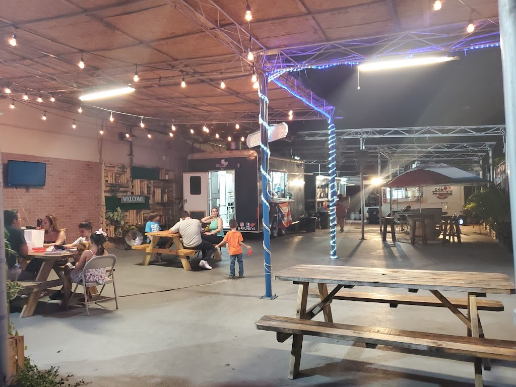 RVJNKYS Puertorican Cuban Food truck | restaurant | 27455 S Dixie Hwy, Homestead, FL 33032, USA | 7862173477 OR +1 786-217-3477