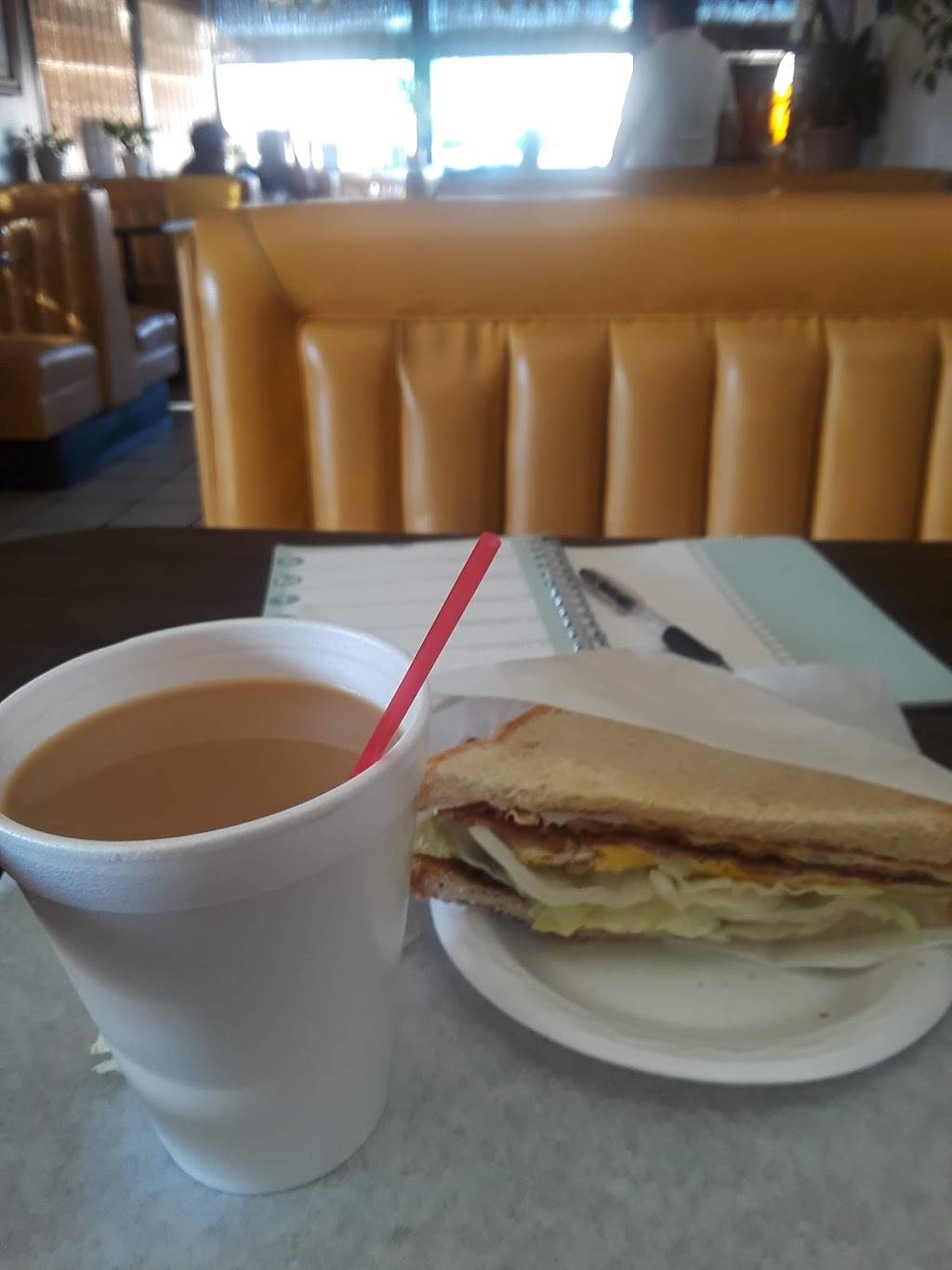 Douglas Drive In Restaurant | restaurant | 13475 Telegraph Rd, Whittier, CA 90605, USA | 5629440641 OR +1 562-944-0641