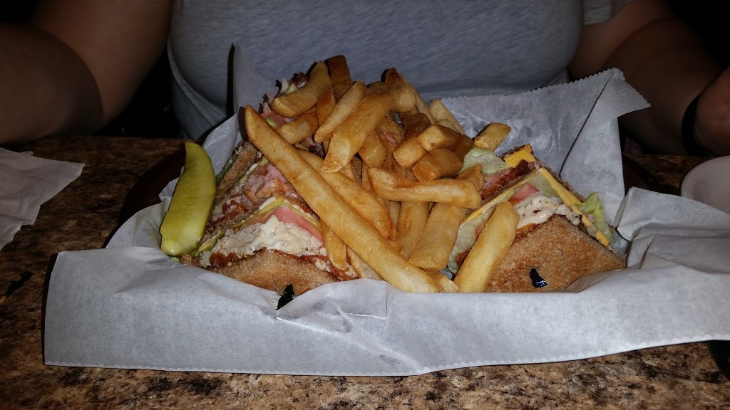 Fairways Bar & Grill | restaurant | 8256 Central Ave # B, Toledo, OH 43617, USA | 4195174653 OR +1 419-517-4653