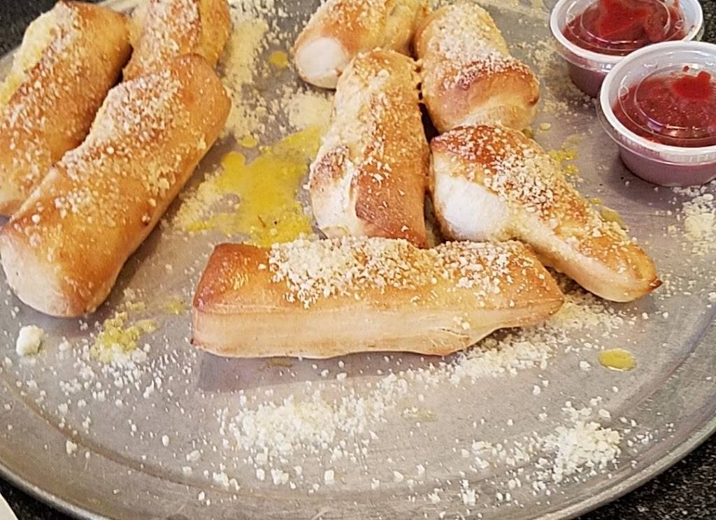 Northridge Pizzeria | restaurant | 422 S Main St, Middlebury, IN 46540, USA | 5748252565 OR +1 574-825-2565