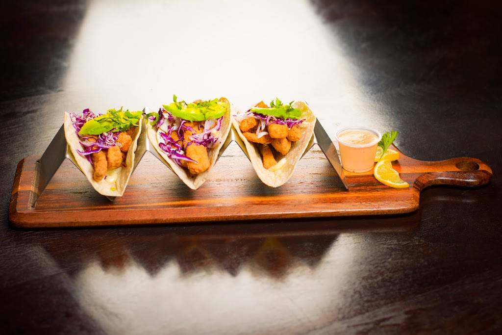 Los Cabos Seafood | restaurant | 7200 N Mesa St, El Paso, TX 79912, USA | 9153010030 OR +1 915-301-0030