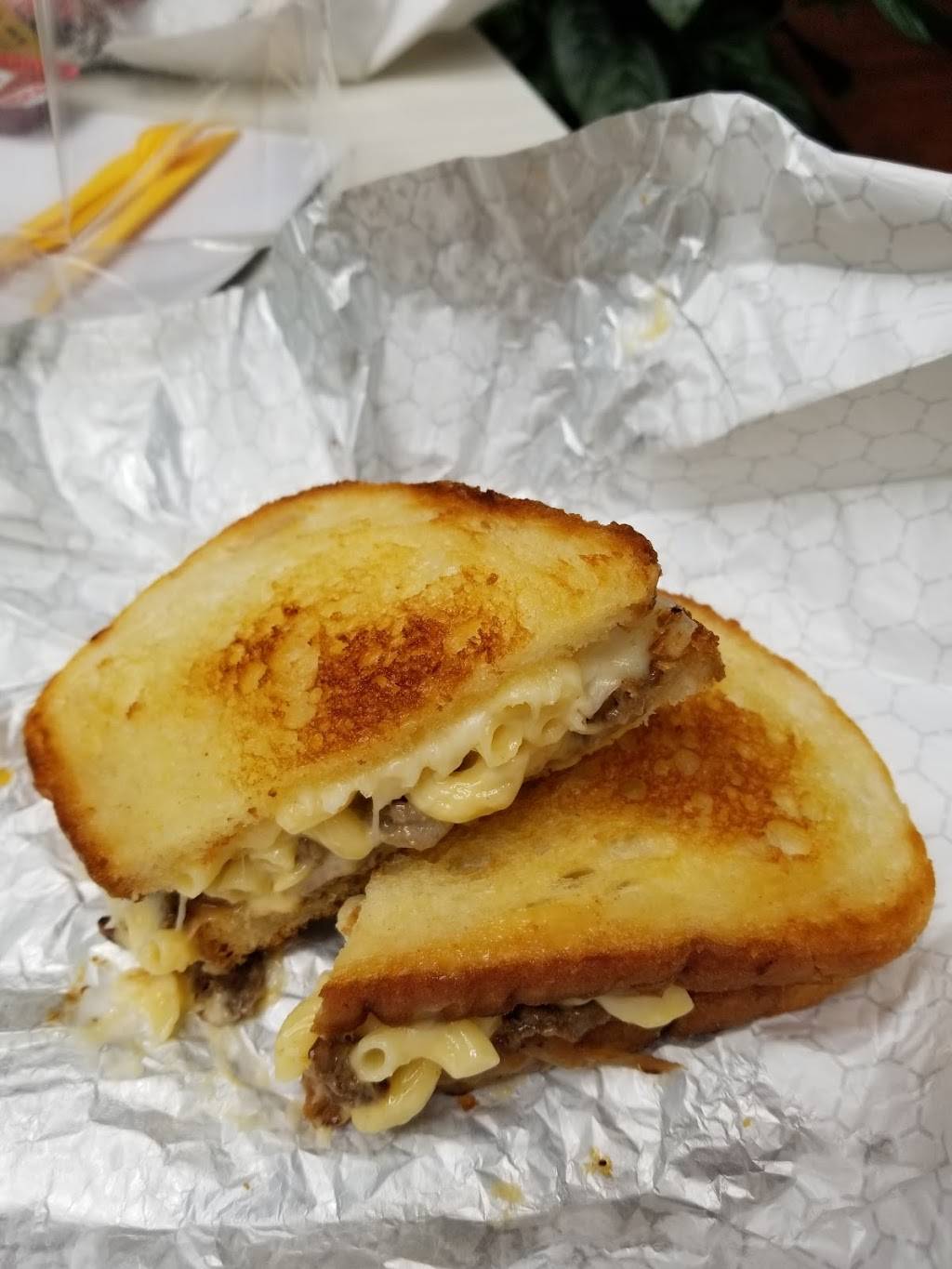 So Cheesy | restaurant | 100 22nd St ste 10, Lombard, IL 60148, USA | 6306138926 OR +1 630-613-8926