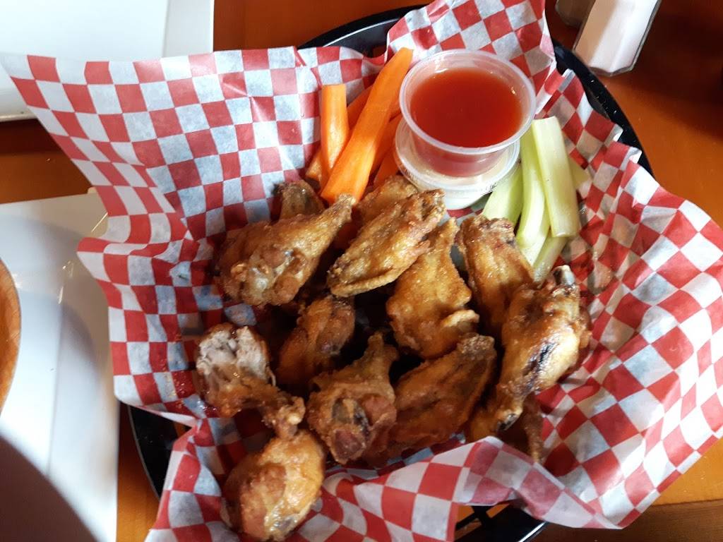 Buddys | restaurant | 1360 King St E, Hamilton, ON L8M 1H5, Canada | 9055451456 OR +1 905-545-1456