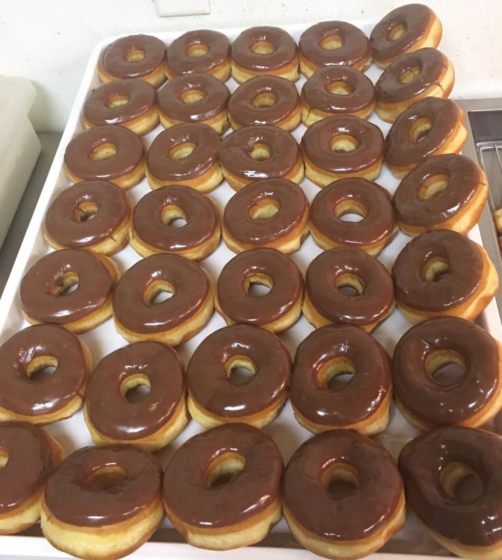 Donut Palace | restaurant | 1919 Batesville Blvd, Batesville, AR 72501, USA | 8705698133 OR +1 870-569-8133