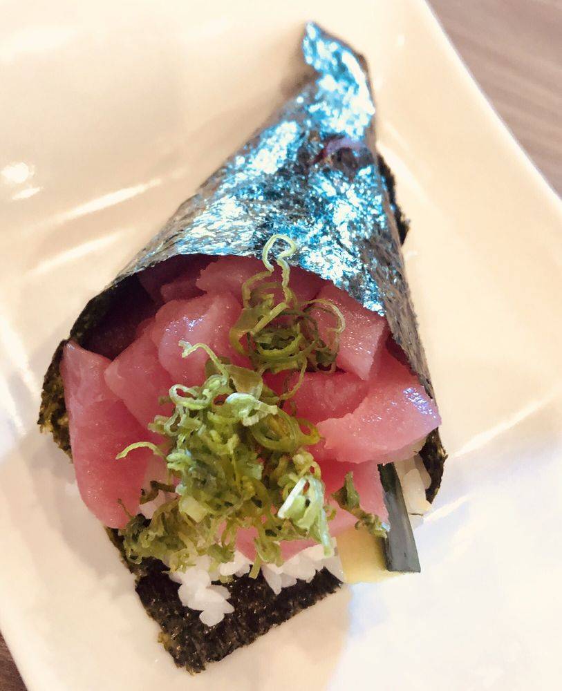 Ginza Sushi Fusion Cuisine | restaurant | 13216 N 7th St b2, Phoenix, AZ 85022, USA | 6022186995 OR +1 602-218-6995