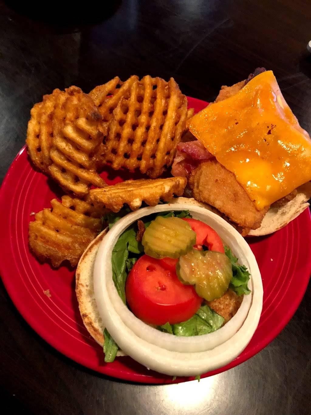 Sports Page Bar & Grill | restaurant | 1802 W 2nd Ave, Indianola, IA 50125, USA | 5159615771 OR +1 515-961-5771