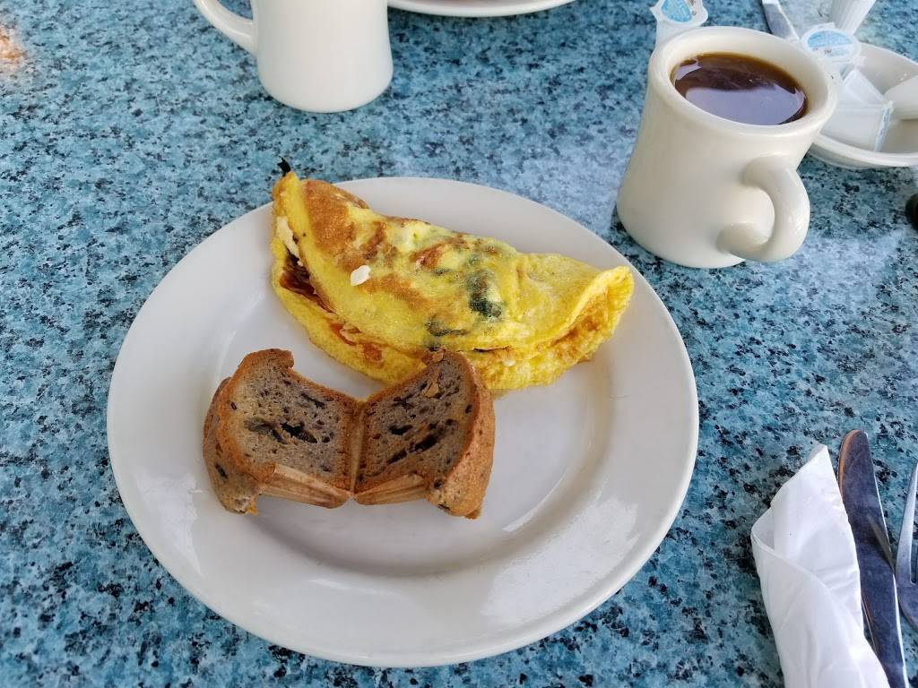 Colonels Delicatessen | meal takeaway | 143 Main St, Mt Desert, ME 04660, USA | 2072765147 OR +1 207-276-5147