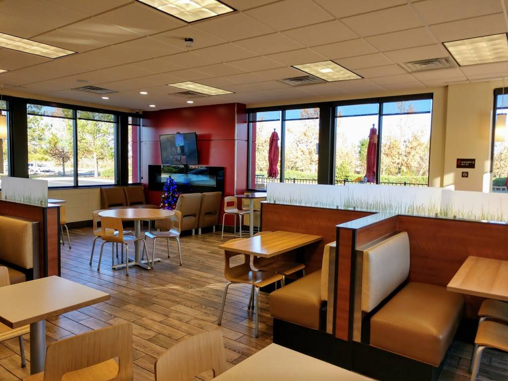 Wendys | restaurant | 636 Grassfield Pkwy, Chesapeake, VA 23322, USA | 7575481827 OR +1 757-548-1827